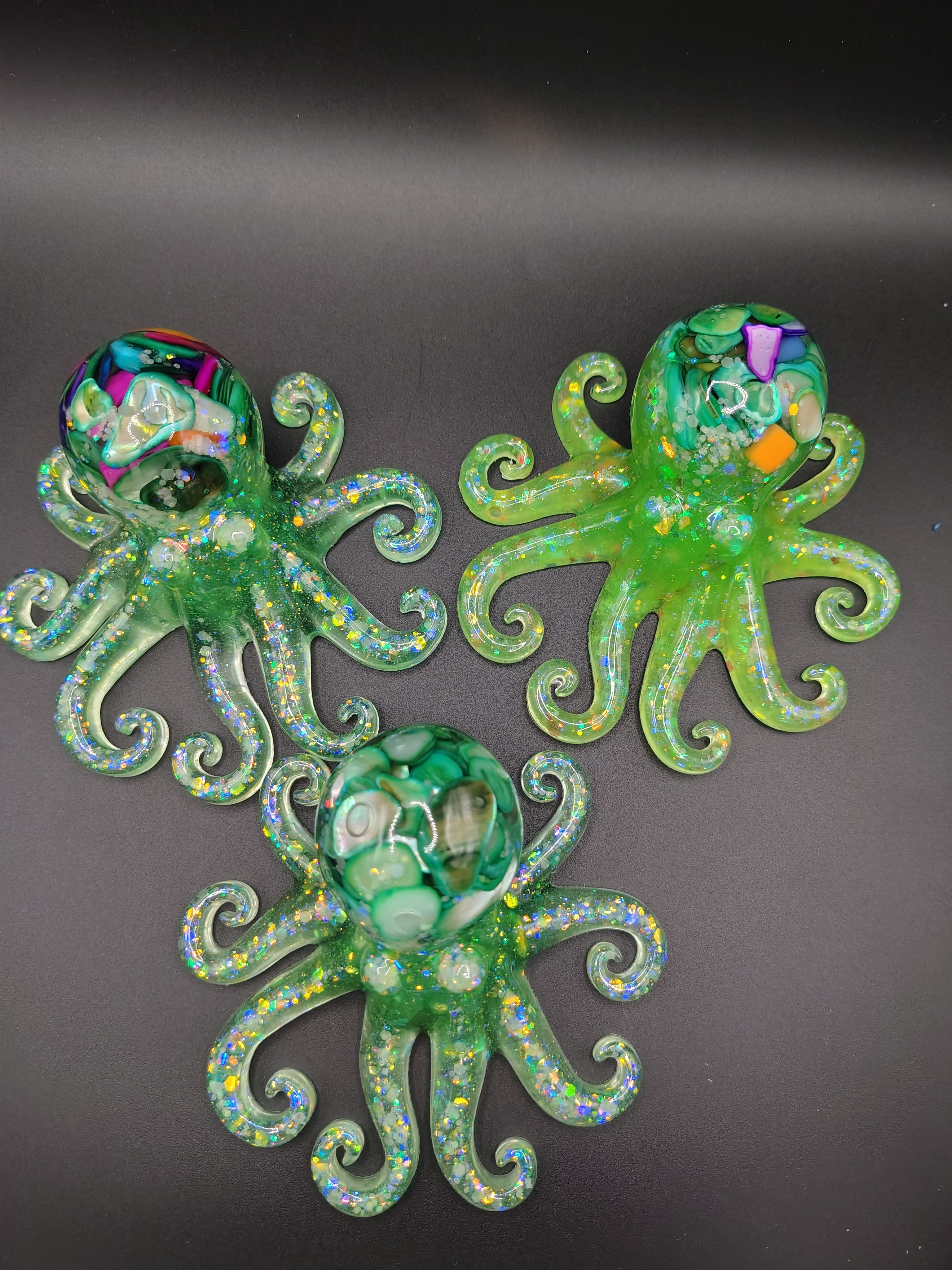 OctoPals™ - overhead view green glitter octopus with stone body