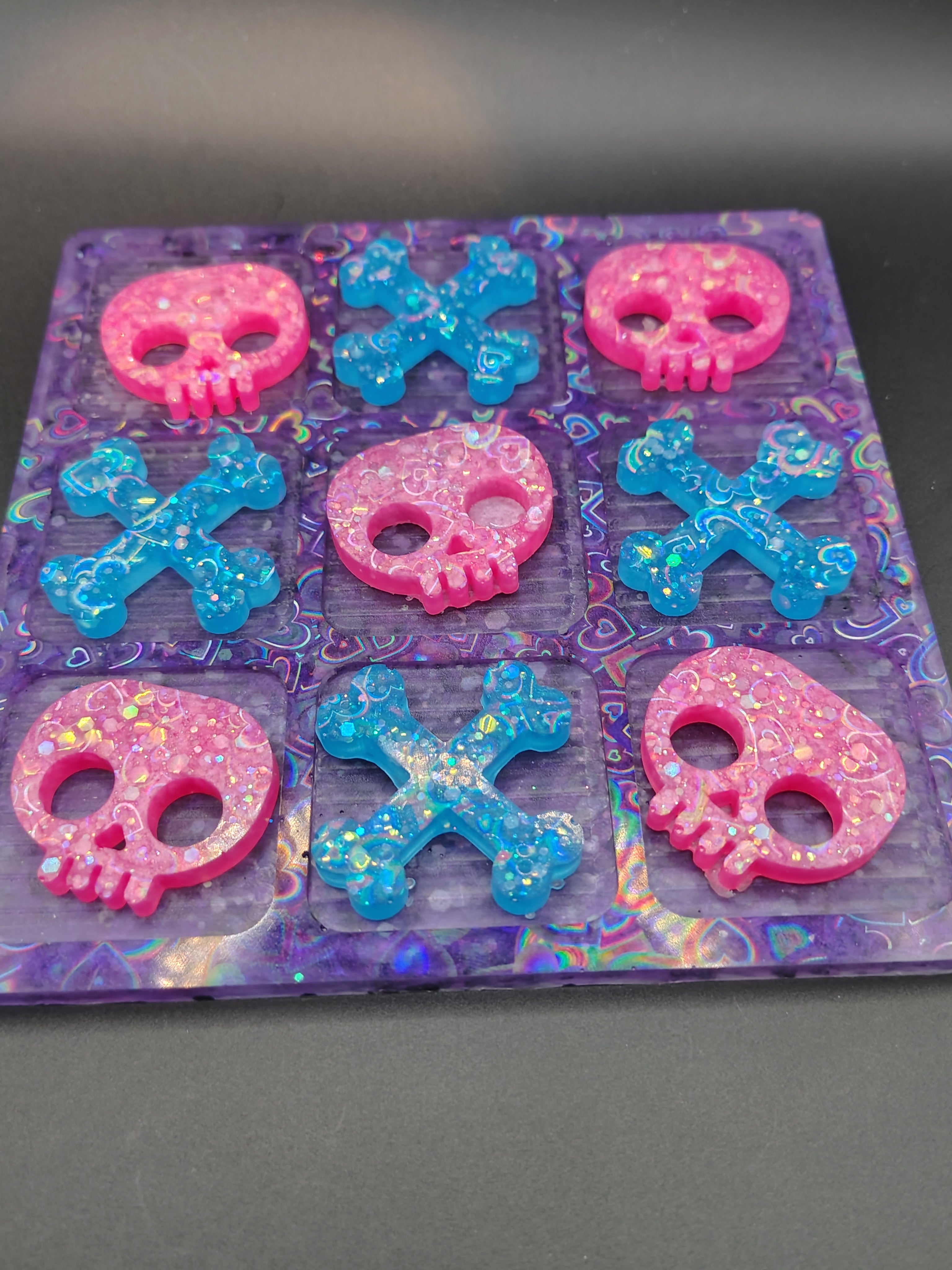 Custom resin skull tic tac toe set